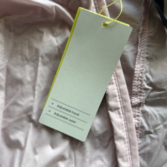 NWT All In Motion Cropped Hooded Windbreaker - Picture 5 of 6